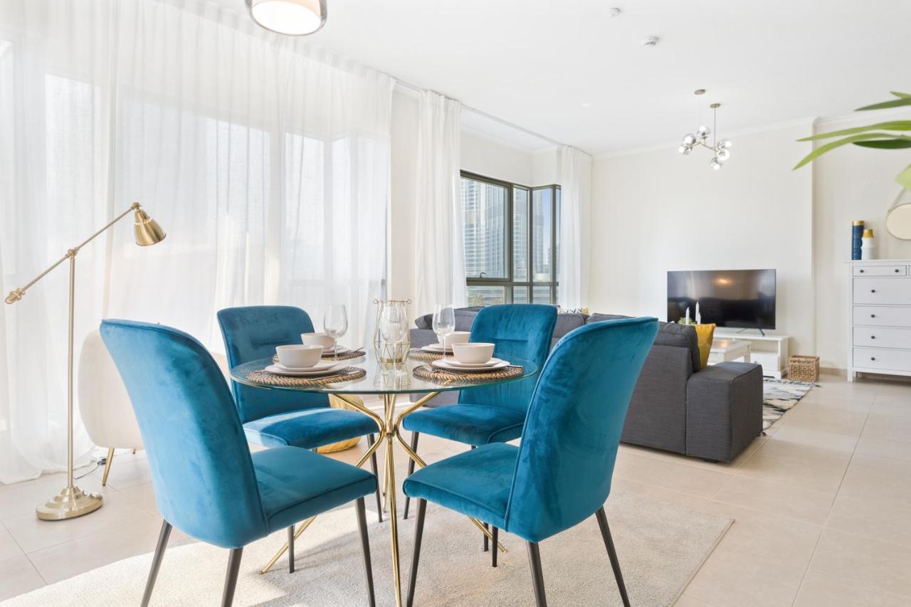 Stylish Apartment With Partial Burj Khalifa View Dubai Bagian luar foto