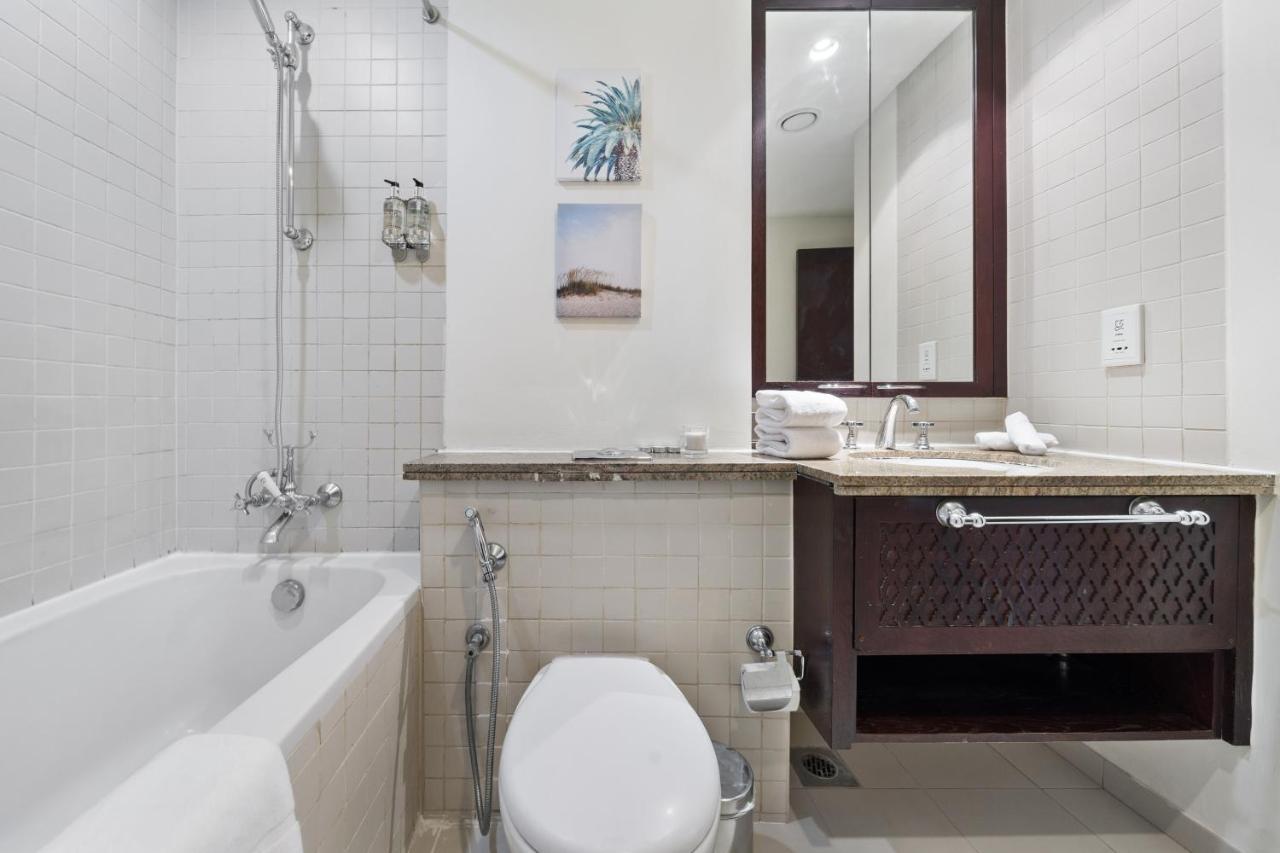 Stylish Apartment With Partial Burj Khalifa View Dubai Bagian luar foto