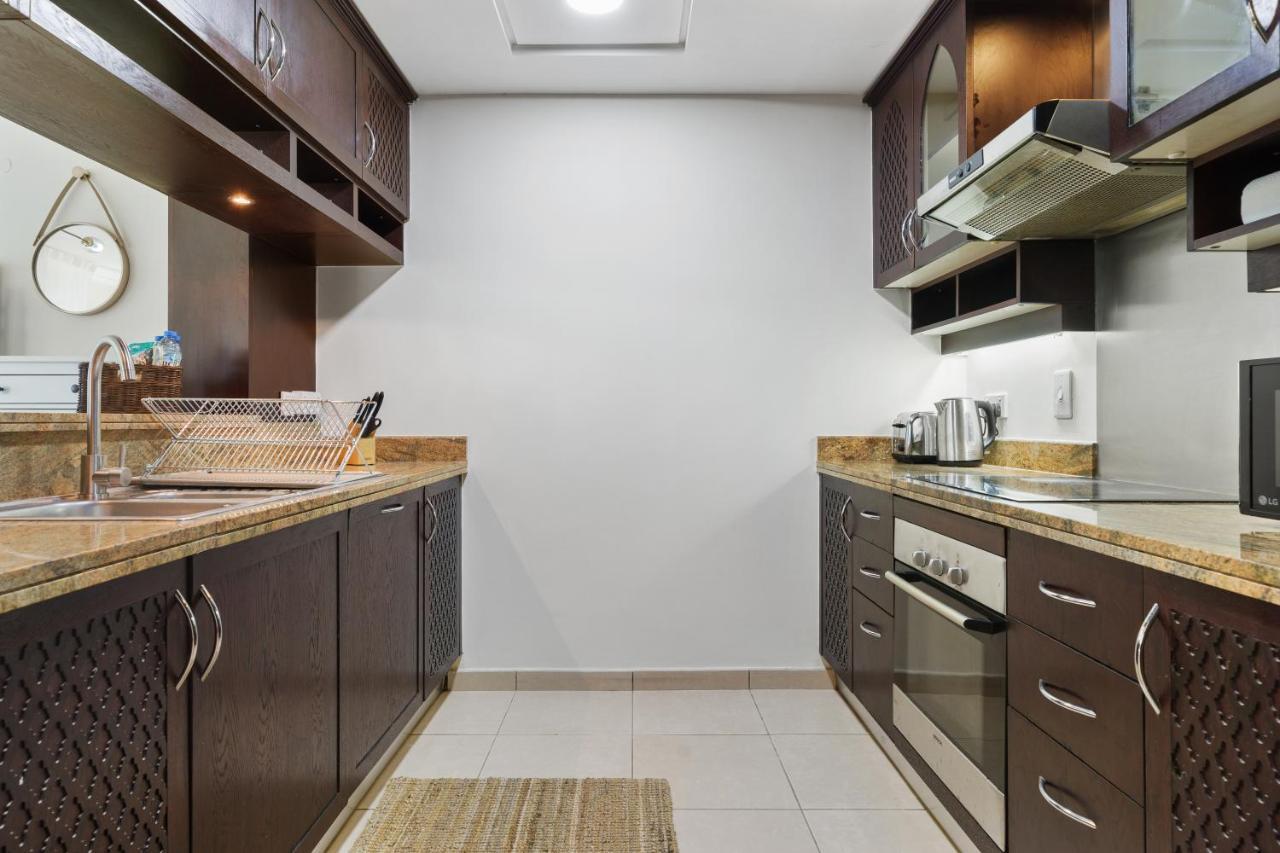 Stylish Apartment With Partial Burj Khalifa View Dubai Bagian luar foto